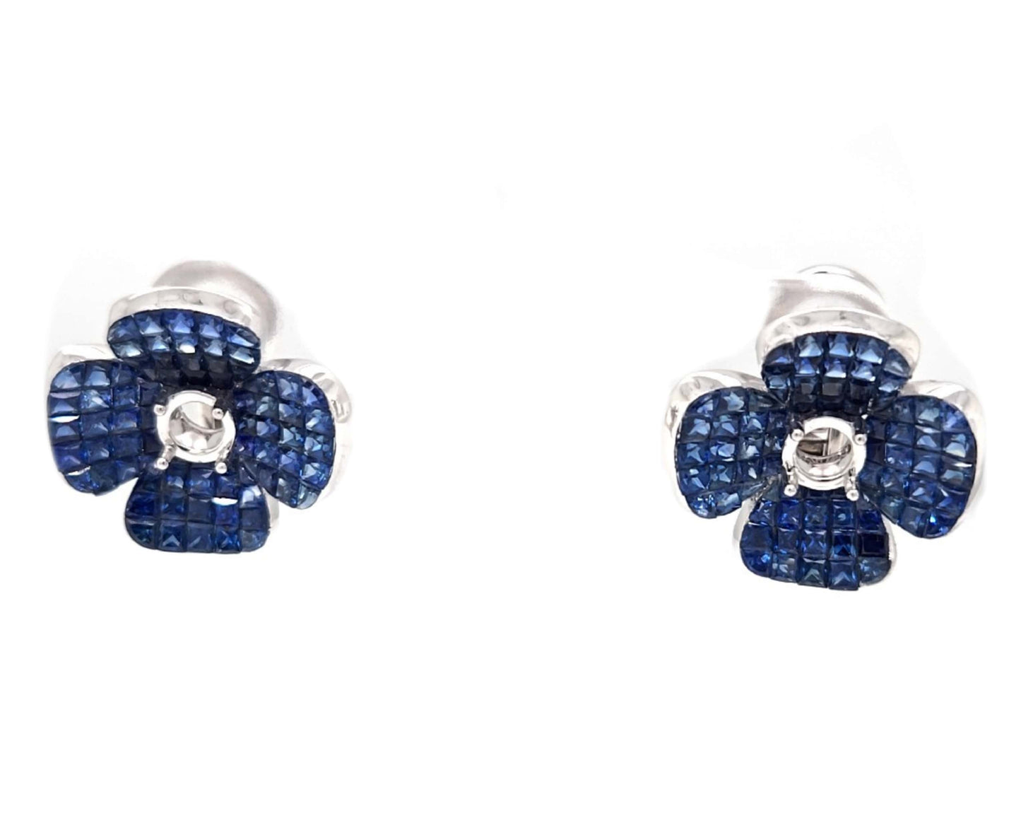 Semi-Mount Earrings With Natural Blue Sapphire Flower-shaped, in White Gold