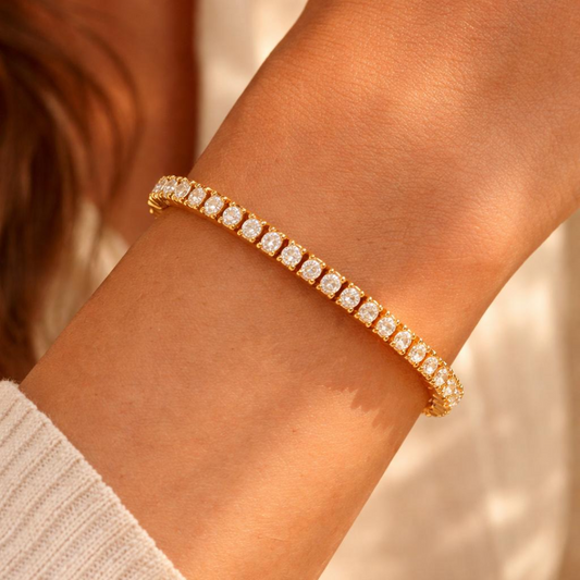 Natural Round Diamond Unique Design Tennis Bracelet, in Yellow Gold model