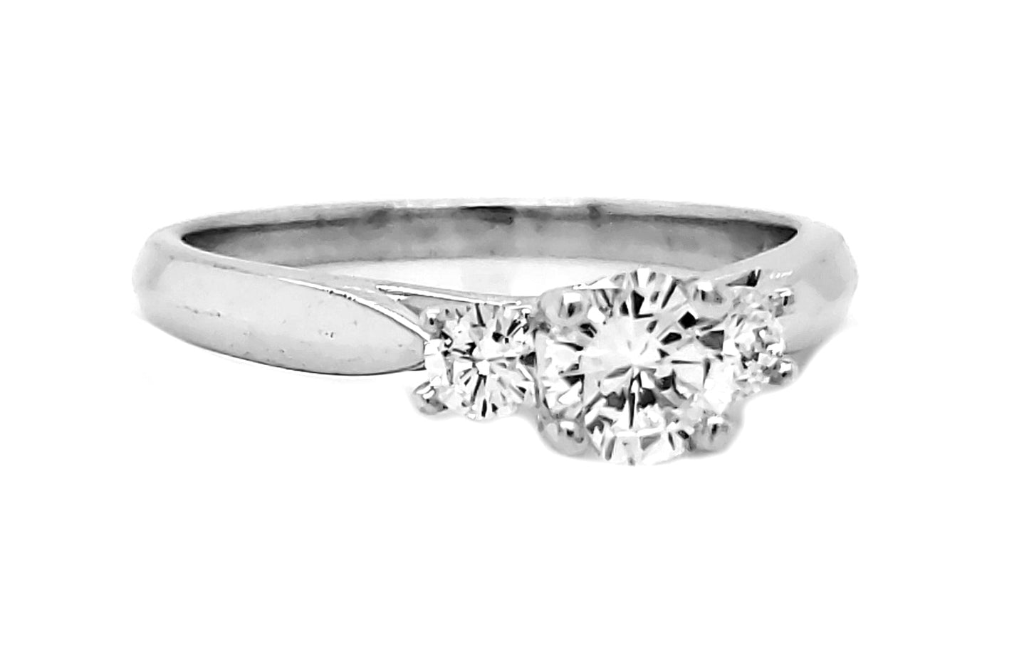 Natural Round Diamond 3 Stone Ring, in White Gold - Pre-owned