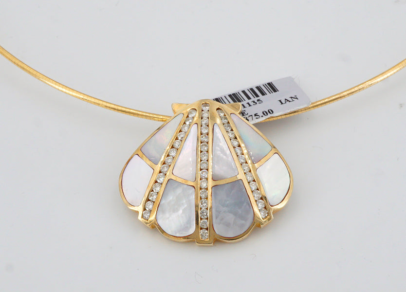 Natural Diamond Mother of Pearl Cocktail Necklace Pendant, in Yellow Gold - Pre-owned