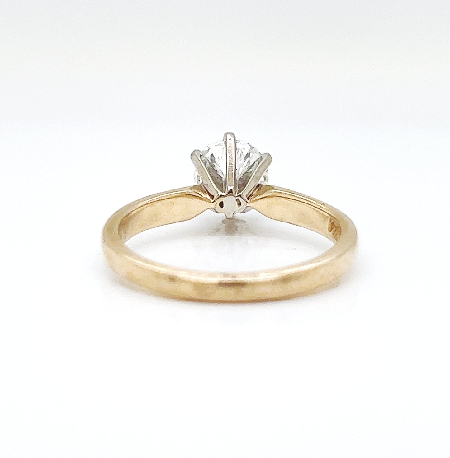 Natural Round Diamond Solitaire Bridal Ring, in Yellow Gold - Pre-owned