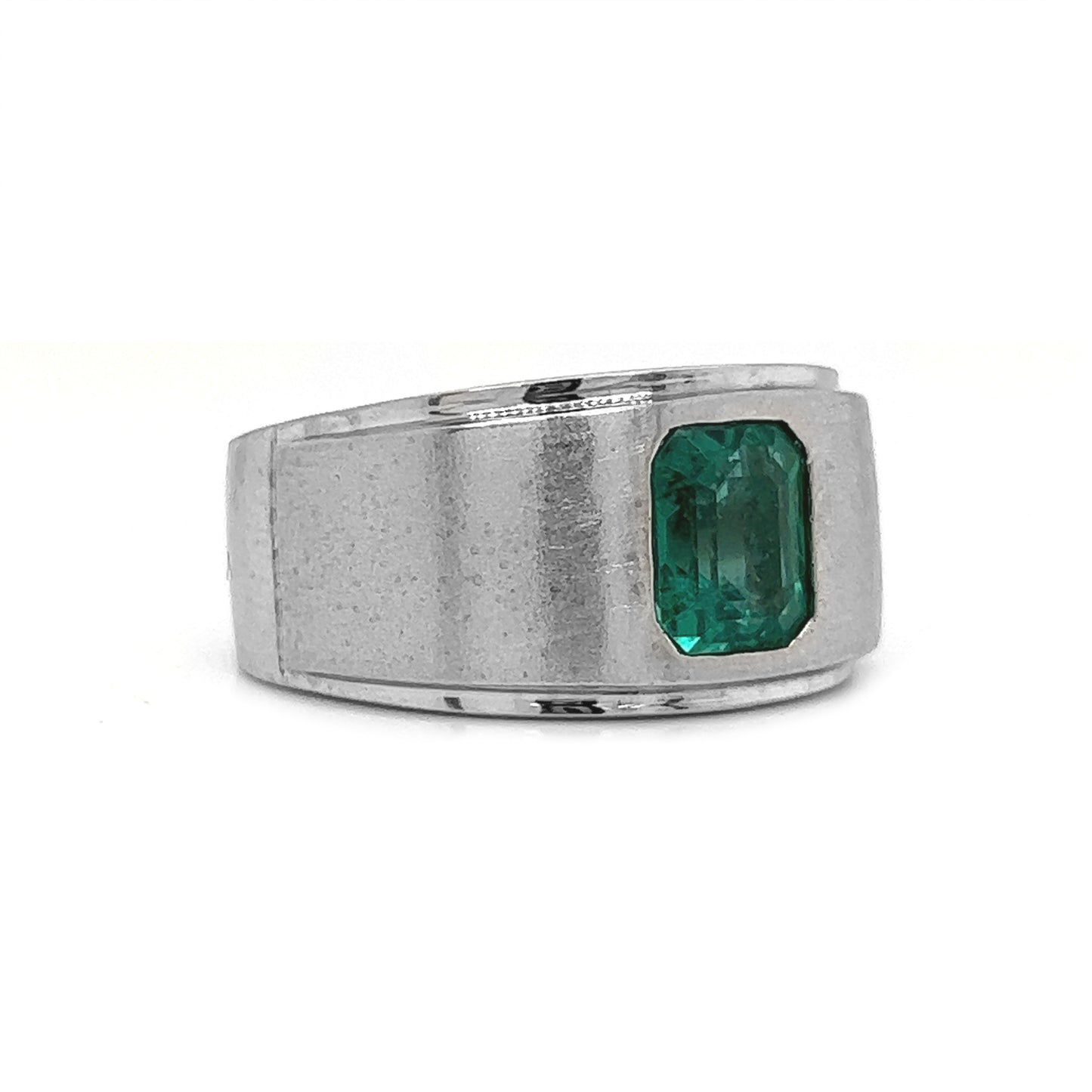 Natural Green Emerald Solitaire Bridal Ring, in Yellow Gold - Pre-owned