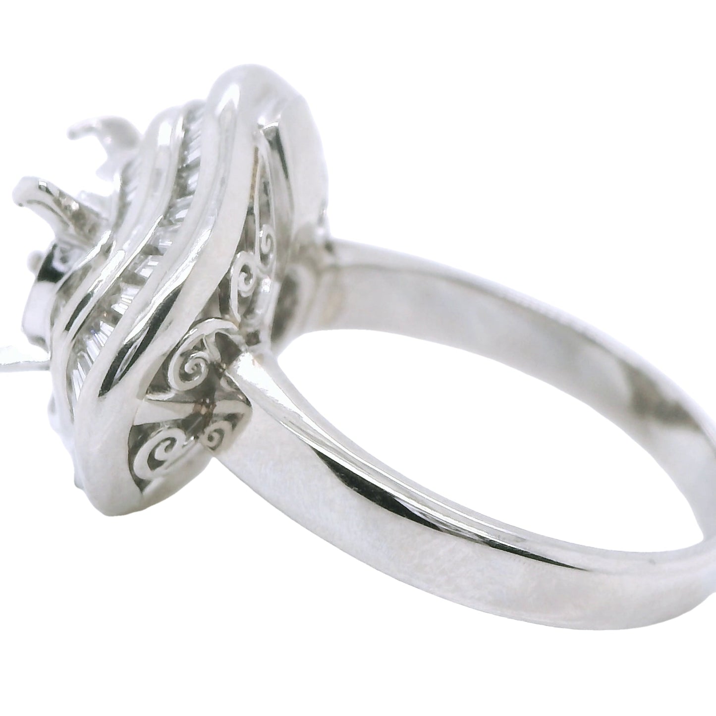 Semi Mount Oval or Cushion-shaped with Natural Baguette Diamond Halo Ring, in Platinum - Pre-owned