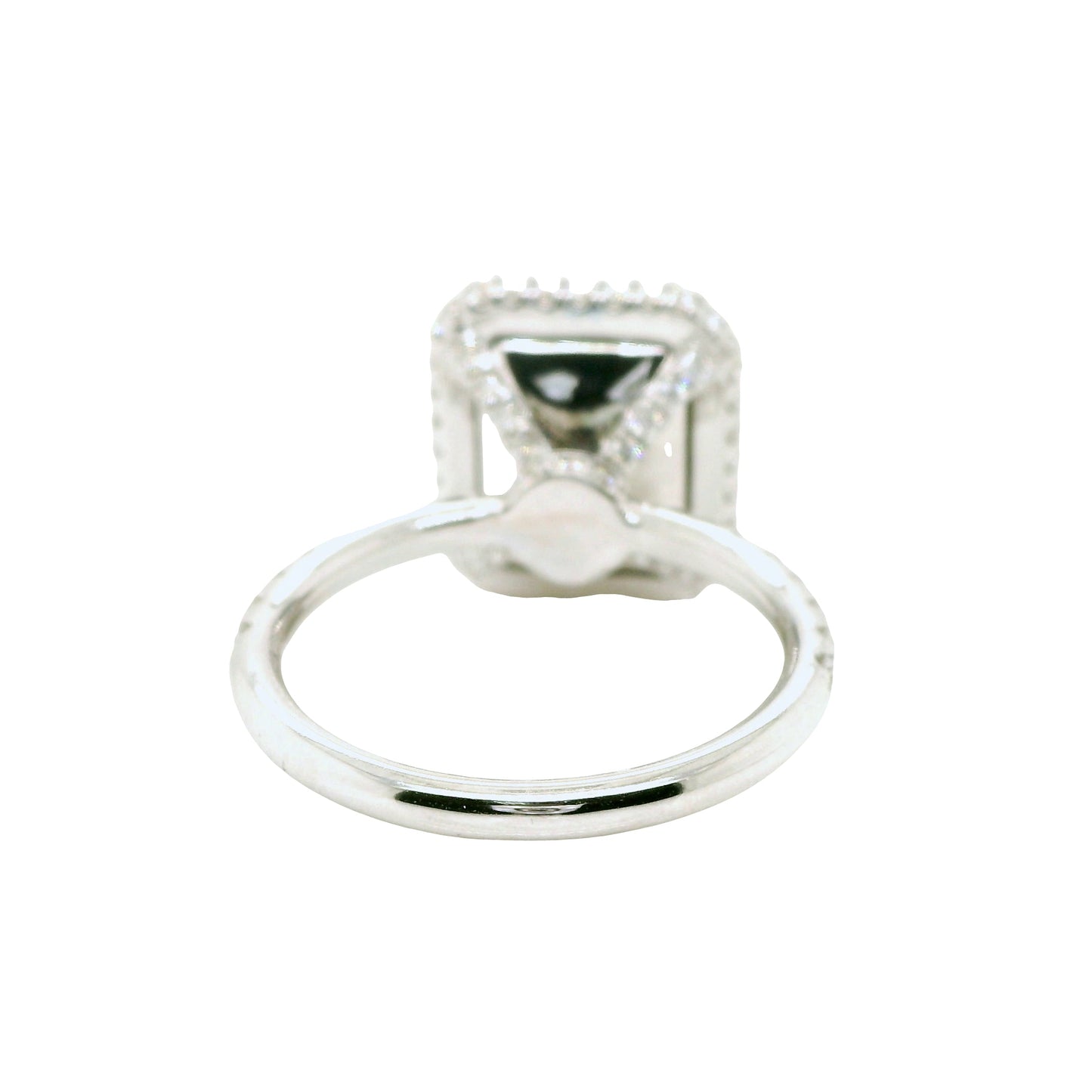 Natural Heated Sapphire and Diamonds Halo Cocktail Ring, in White Gold