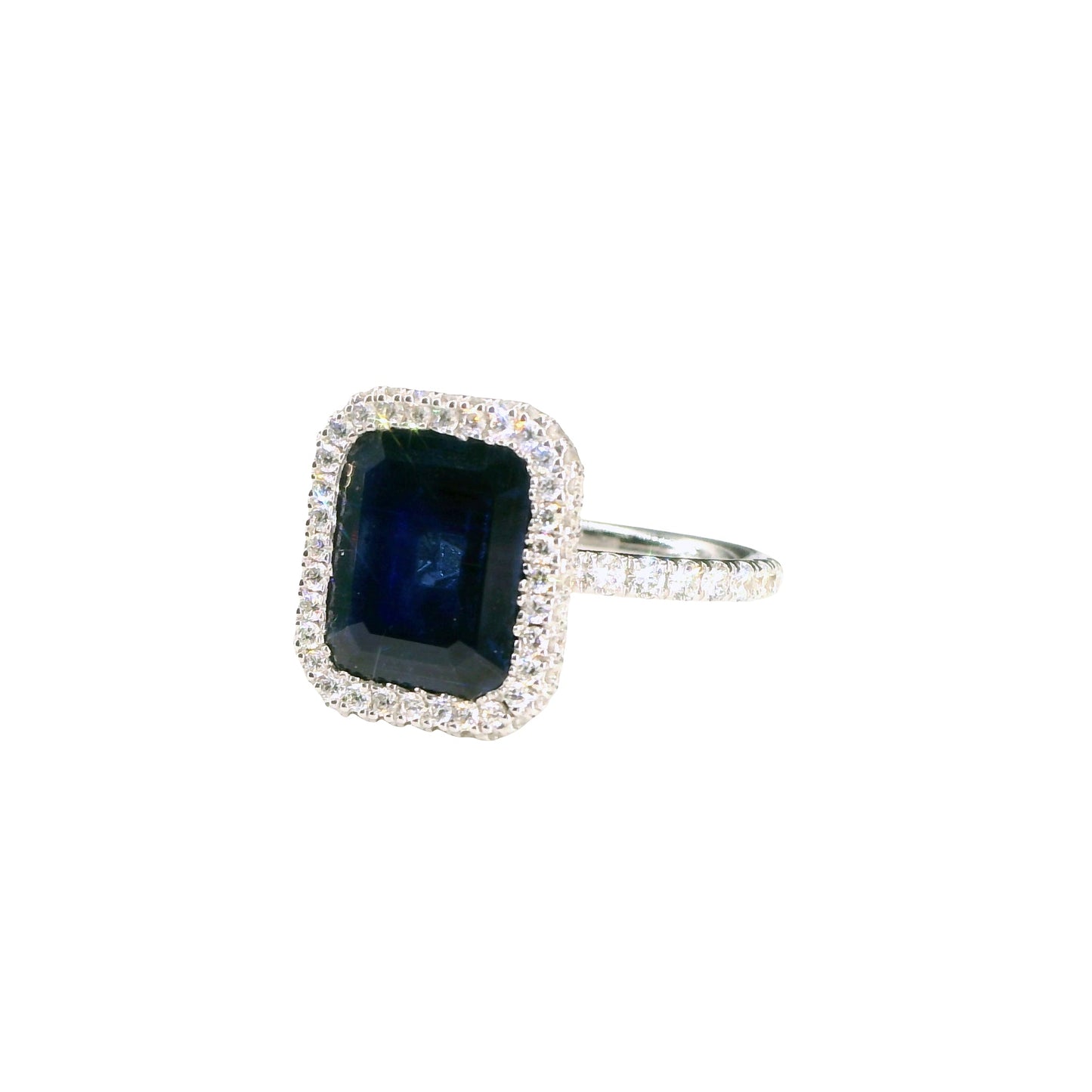 Natural Heated Sapphire and Diamonds Halo Cocktail Ring, in White Gold
