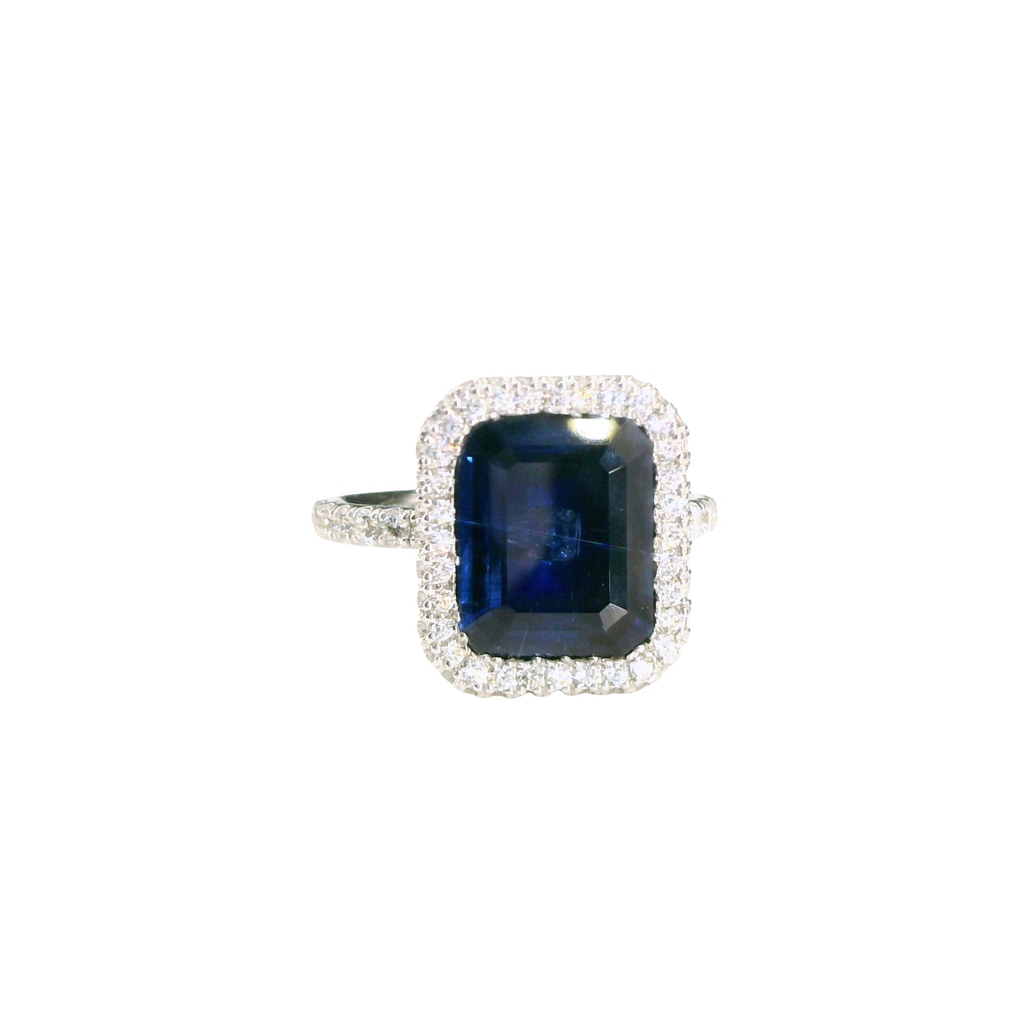 Natural Heated Sapphire and Diamonds Halo Cocktail Ring, in White Gold