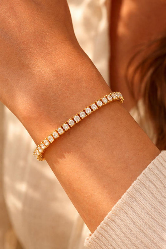 Natural Round Diamond Unique Design Tennis Bracelet, in Yellow Gold