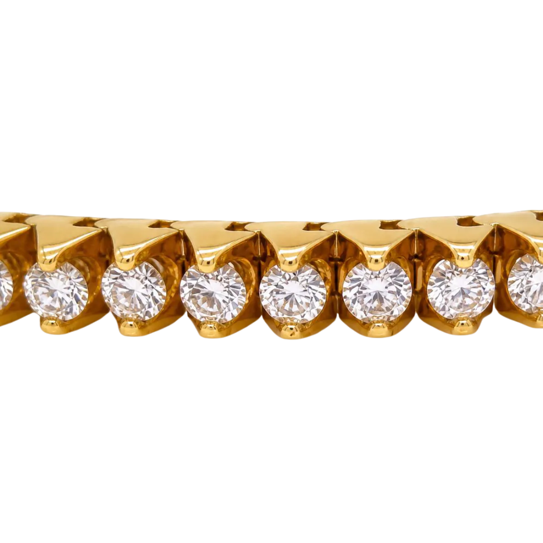 Natural Round Diamond Unique Design Tennis Bracelet, in Yellow Gold close up