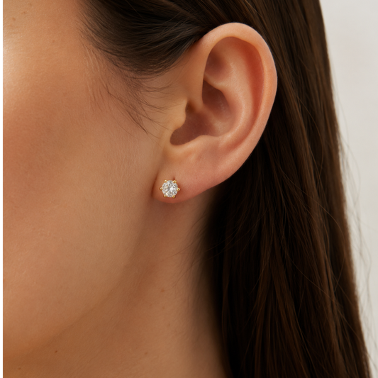 Natural Diamond Stud Earrings, in Yellow Gold - Pre-owned