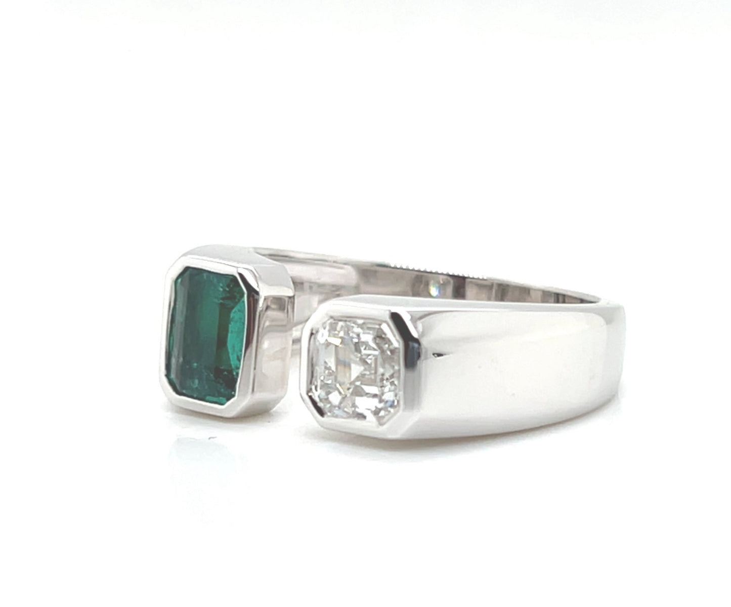 Natural Diamond and Green Emerald Ring, in White Gold