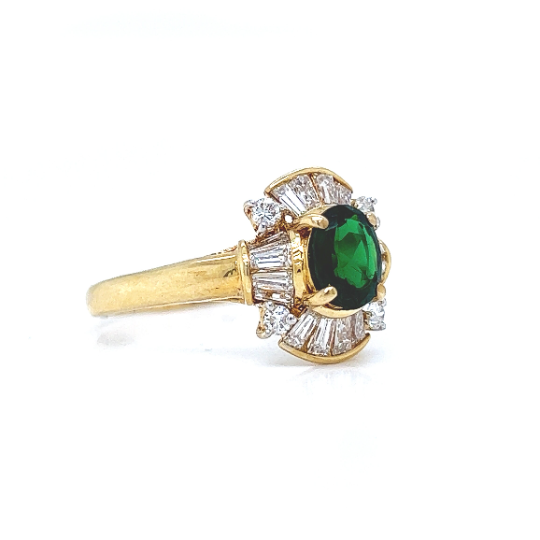 Natural Green Oval Tourmaline and Diamond Ring, in Yellow Gold - Pre-owned