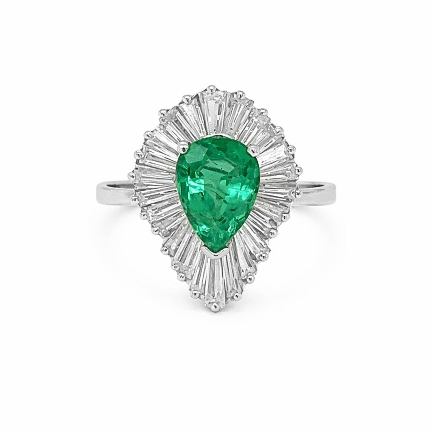 Natural Green Emerald and Diamond Cluster Art Deco Ballerina Ring, in White Gold - Pre-owned