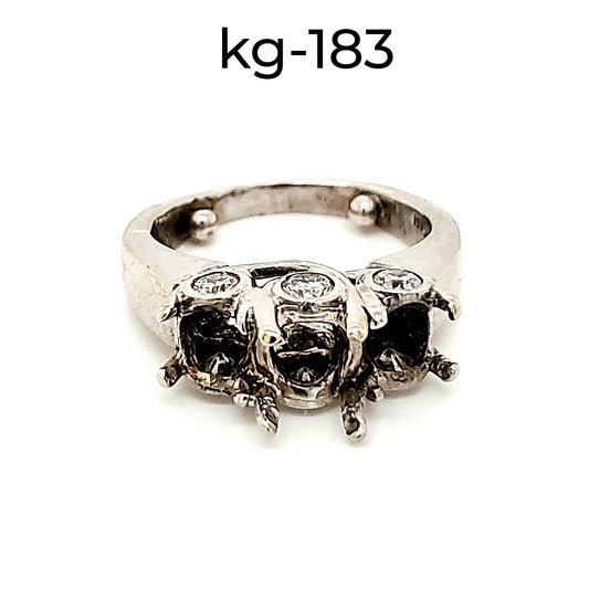 Natural Diamond 3 Stone Ring, in White Gold - Pre-owned